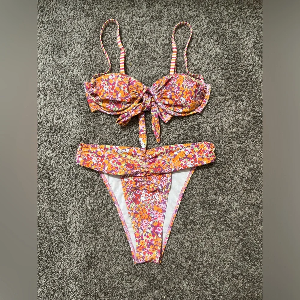 NWT boutique new coral/pink floral push-up high waist Brazilian thong bikini. - Picture 4 of 5
